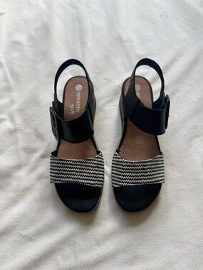 Remonte soft wedge sandals